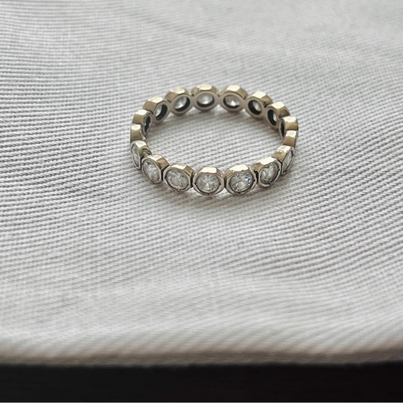 VINTAGE WHITE GOLD & DIAMOND ETERNITY RING BAND - Picture 2 of 7